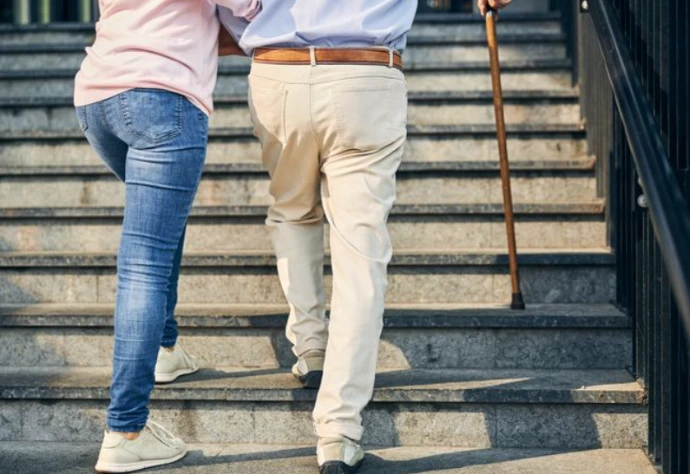 renforcement musculaire, travail de la marche, travail de l'équilibre, 